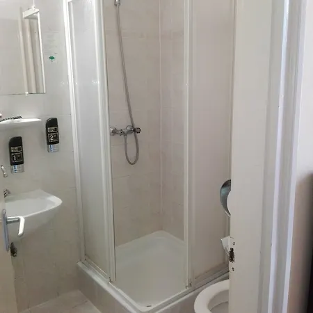 Guest house Svajci Lak 3*